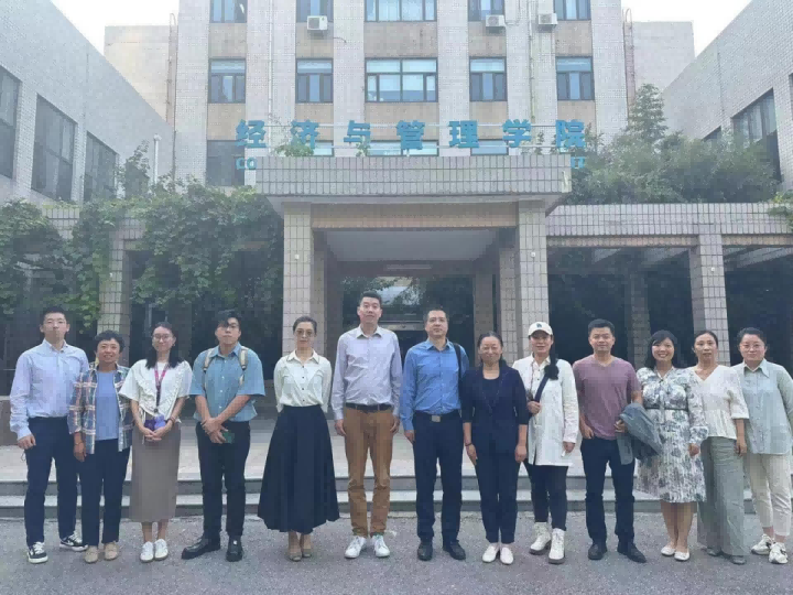 蒼穹數(shù)碼與北京工業(yè)大學(xué)舉行產(chǎn)學(xué)合作座談會暨“優(yōu)質(zhì)就業(yè)創(chuàng)業(yè)基地”、“創(chuàng)新創(chuàng)業(yè)實訓(xùn)基地”授牌儀式